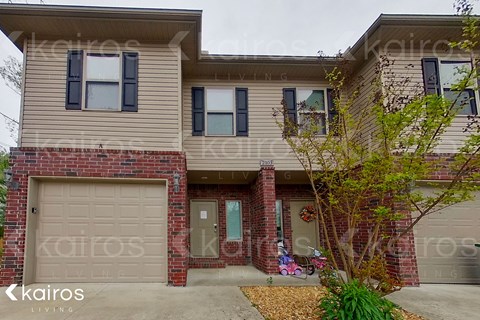 2103 Perry St Unit A 3 Beds Apartment for Rent