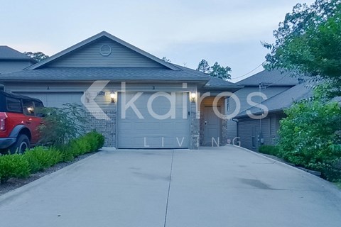 1916 Perry St Unit B 3 Beds Apartment for Rent