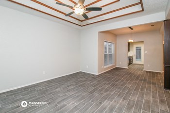 6313 Woodcreek Trl 3 Beds House for Rent - Photo Gallery 4