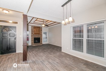 6313 Woodcreek Trl 3 Beds House for Rent - Photo Gallery 5