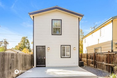 1341 VALENTIA STREET 2 Beds House for Rent Photo Gallery 1