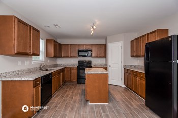 2032 RED LEAF CT 4 Beds House for Rent - Photo Gallery 6