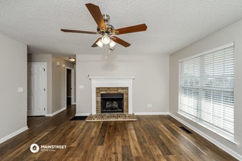 20 OLIVIA DR 3 Beds House for Rent - Photo Gallery 4