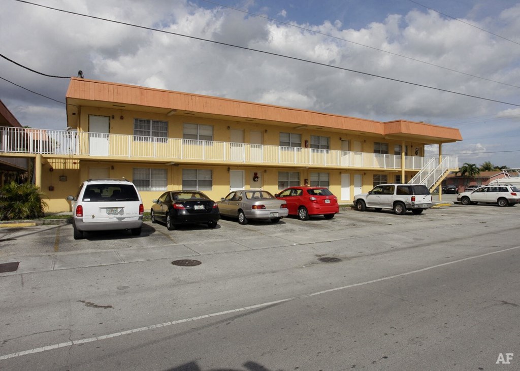 Ram LagoMar LLC Rentals Hialeah, FL RentCafe