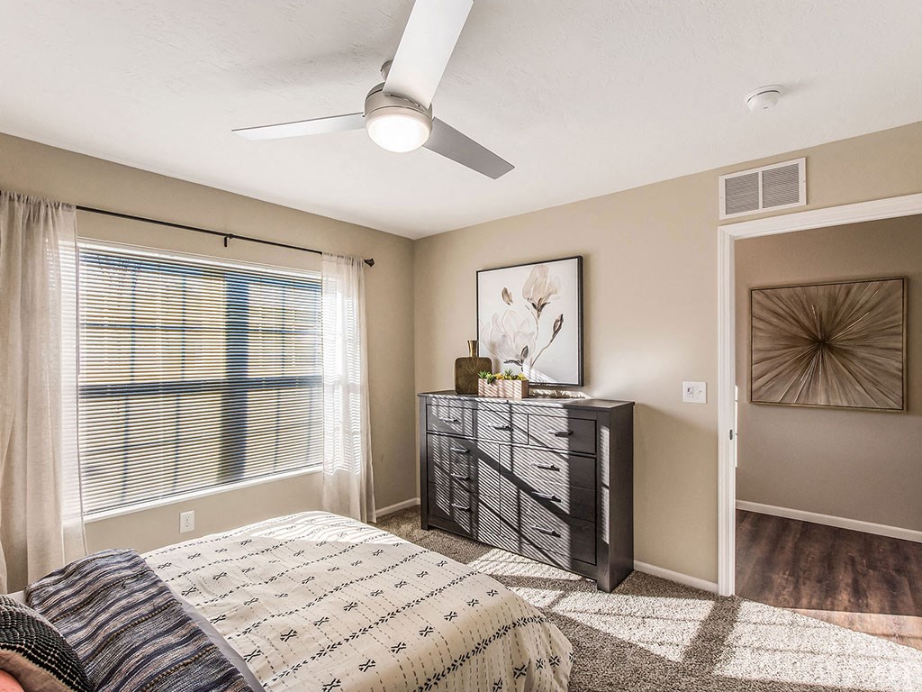 Charlotte North Carolina Apartment Rentals Redwood Living Redwood Charlotte Ridge Road Second Bedroom