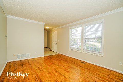 3288 Darby Glen Boulevard 4 Beds Apartment for Rent