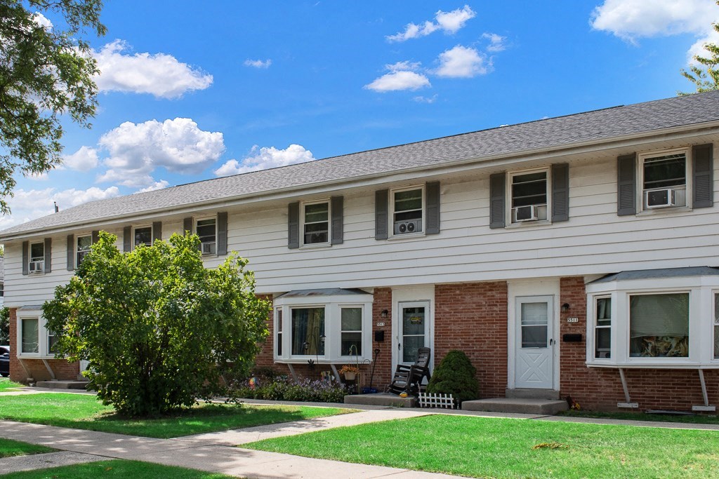 Townhomes of Cudahy Exterior