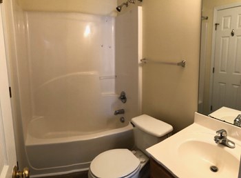 70 Ariel Street 2 Beds Apartment for Rent - Photo Gallery 3