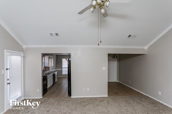 312 Pin Oak Lane 3 Beds House for Rent - Photo Gallery 2