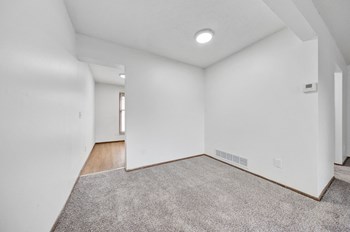 1652 69th Avenue Northeast 3 Beds Apartment for Rent - Photo Gallery 11