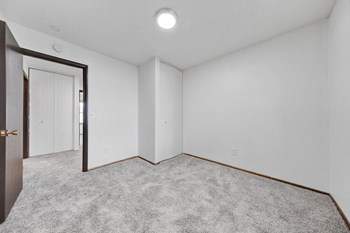 1652 69th Avenue Northeast 3 Beds Apartment for Rent - Photo Gallery 13