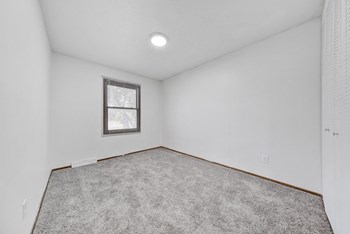 1652 69th Avenue Northeast 3 Beds Apartment for Rent - Photo Gallery 7
