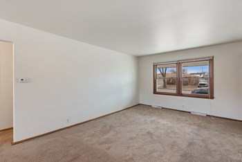 3622 S 77th Street 2-3 Beds Duplex/Triplex for Rent - Photo Gallery 2