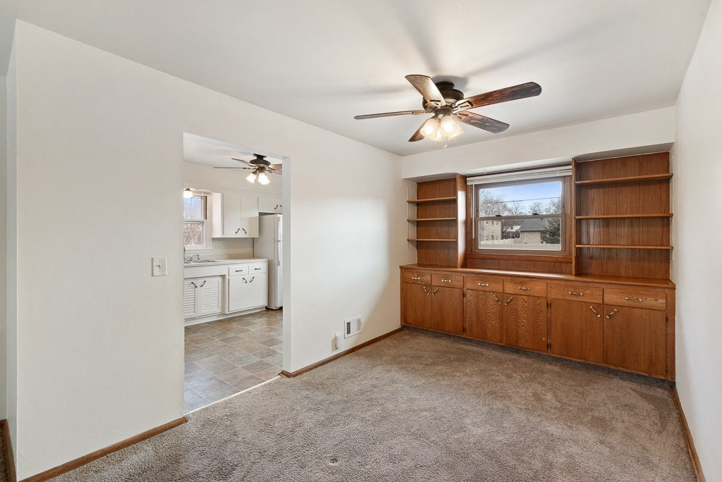 77th Street Townhomes Dining Area