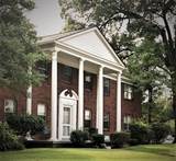2-bedroom apartment at 208 Windover Road -Camellia Gardens Apartments in Memphis
