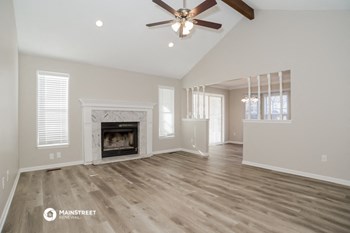 708 SE SHAMROCK LANE 3 Beds House for Rent - Photo Gallery 5