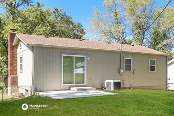 503 NE CASTLE DR 3 Beds House for Rent - Photo Gallery 16