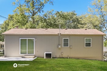 503 NE CASTLE DR 3 Beds House for Rent - Photo Gallery 17