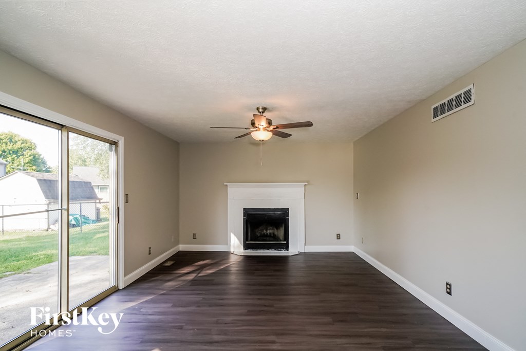 10145 E PARK VALLEY Drive 4 Beds House for Rent - Photo Gallery 2