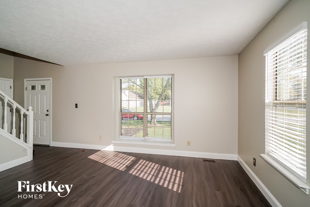 10145 E PARK VALLEY Drive 4 Beds House for Rent - Photo Gallery 3