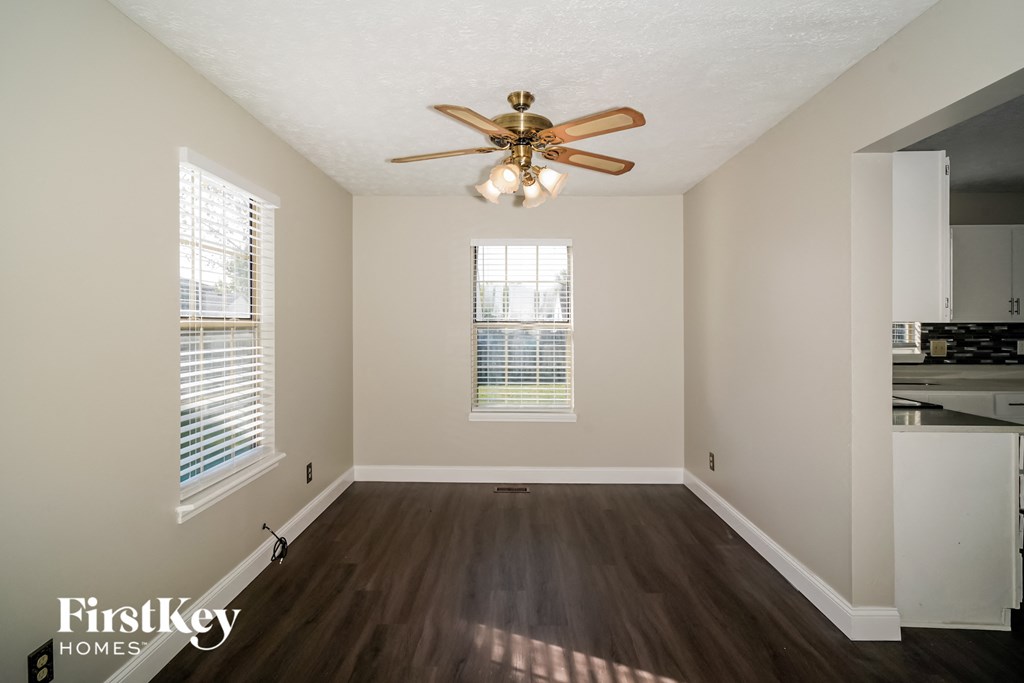 10145 E PARK VALLEY Drive 4 Beds House for Rent - Photo Gallery 12