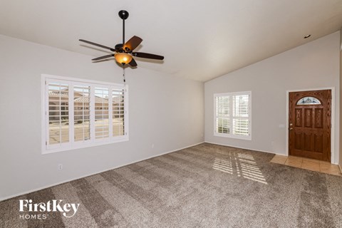 1102 W MONTE CRISTO Avenue 3 Beds Apartment for Rent