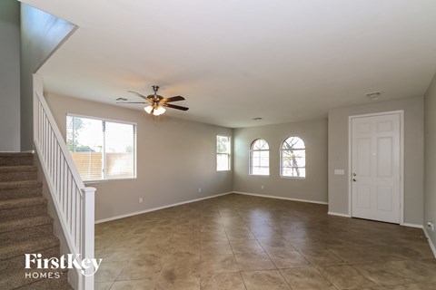 4027 W VALLEY VIEW Drive 4 Beds Apartment for Rent