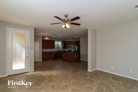 4027 W VALLEY VIEW Drive 4 Beds Apartment for Rent