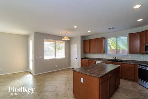 4027 W VALLEY VIEW Drive 4 Beds Apartment for Rent