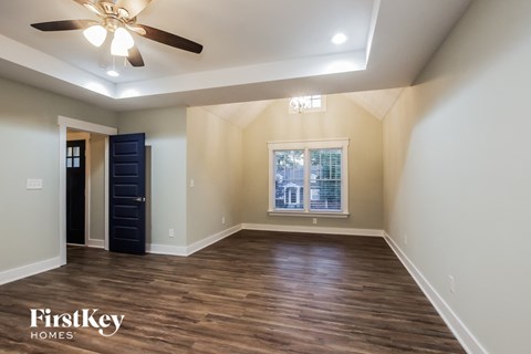 300 South Crawford Street 5 Beds House for Rent - Photo Gallery 9