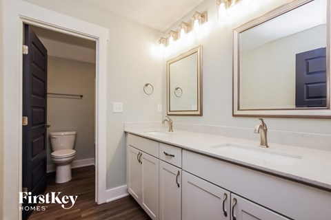 300 South Crawford Street 5 Beds House for Rent - Photo Gallery 13