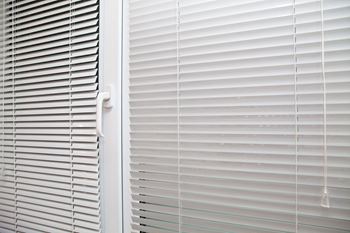 Mini blinds, Duneland Village Apartments Gary, IN