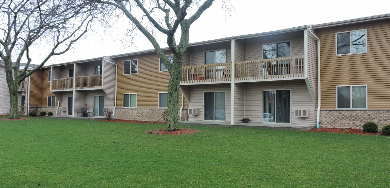 Parkland Green Apartments In New Berlin Wi
