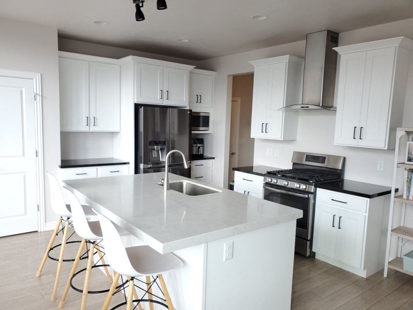 11523 S 4135 W