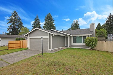 8122 S Cushman Ave 3 Beds House for Rent - Photo Gallery 1