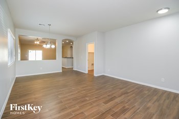 784 W HARVEST Road 3 Beds House for Rent - Photo Gallery 2