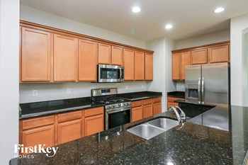 784 W HARVEST Road 3 Beds House for Rent - Photo Gallery 4