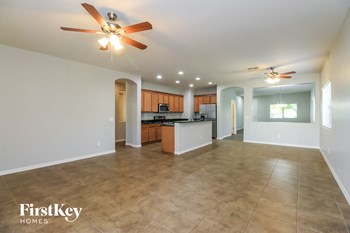 784 W HARVEST Road 3 Beds House for Rent - Photo Gallery 6