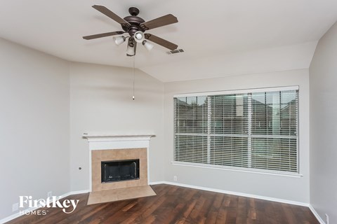 2852 Maple Creek Drive 3 Beds Apartment for Rent