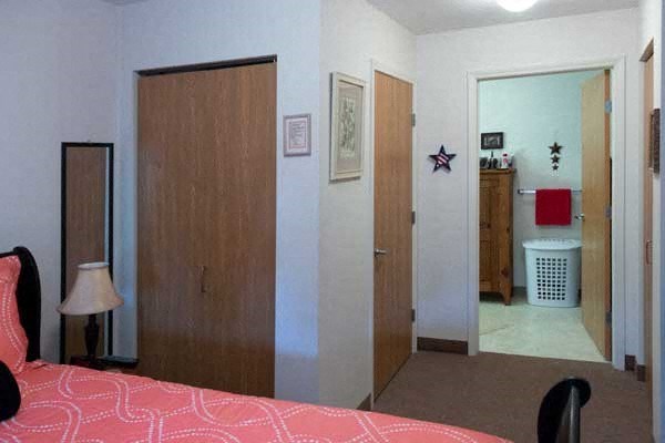 301-401 Hayes Ave 1 Bed Apartment for Rent - Photo Gallery 7