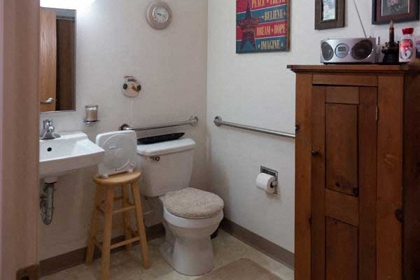 301-401 Hayes Ave 1 Bed Apartment for Rent - Photo Gallery 3