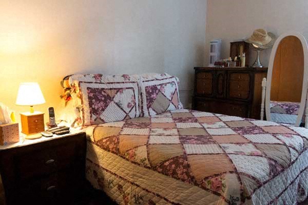 Wells Apartments Studio-1 Bed Apartment for Rent - Photo Gallery 3