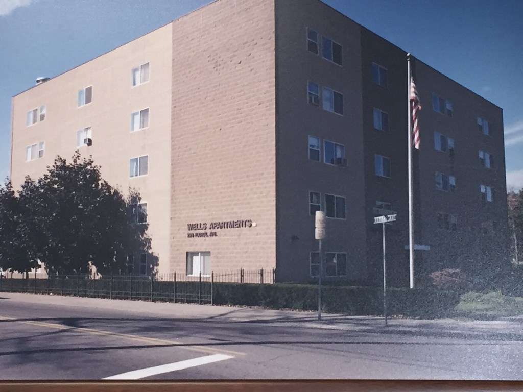 Wells Apartments Studio-1 Bed Apartment for Rent - Photo Gallery 1