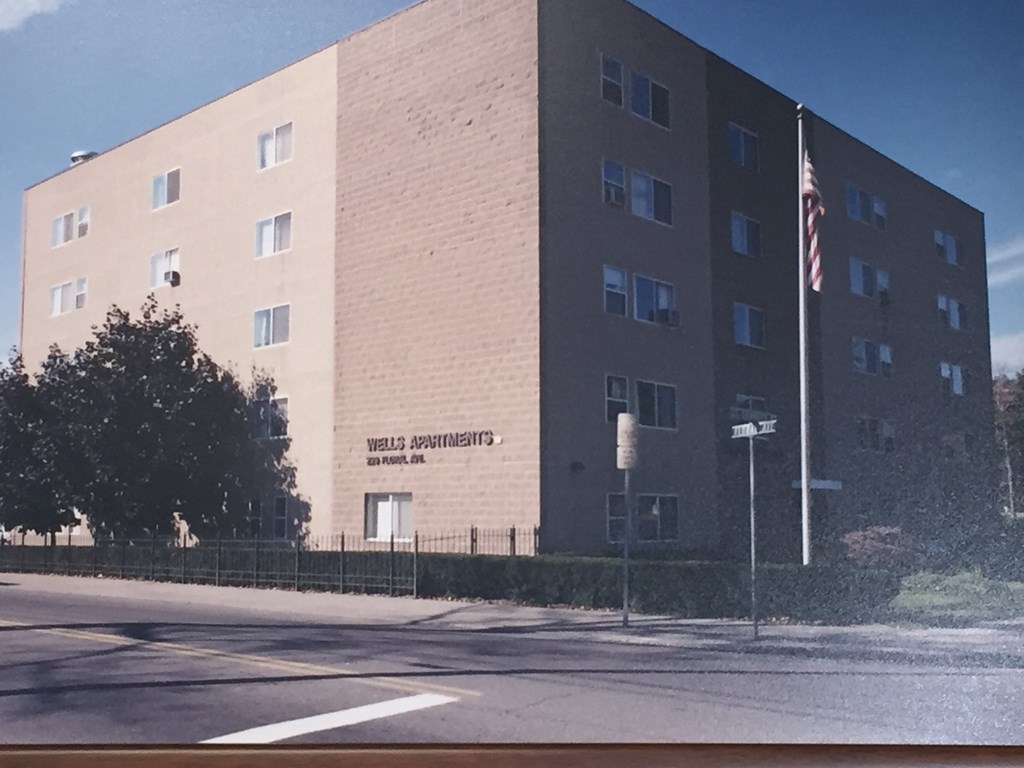 Wells Apartments Studio-1 Bed Apartment for Rent - Photo Gallery 8