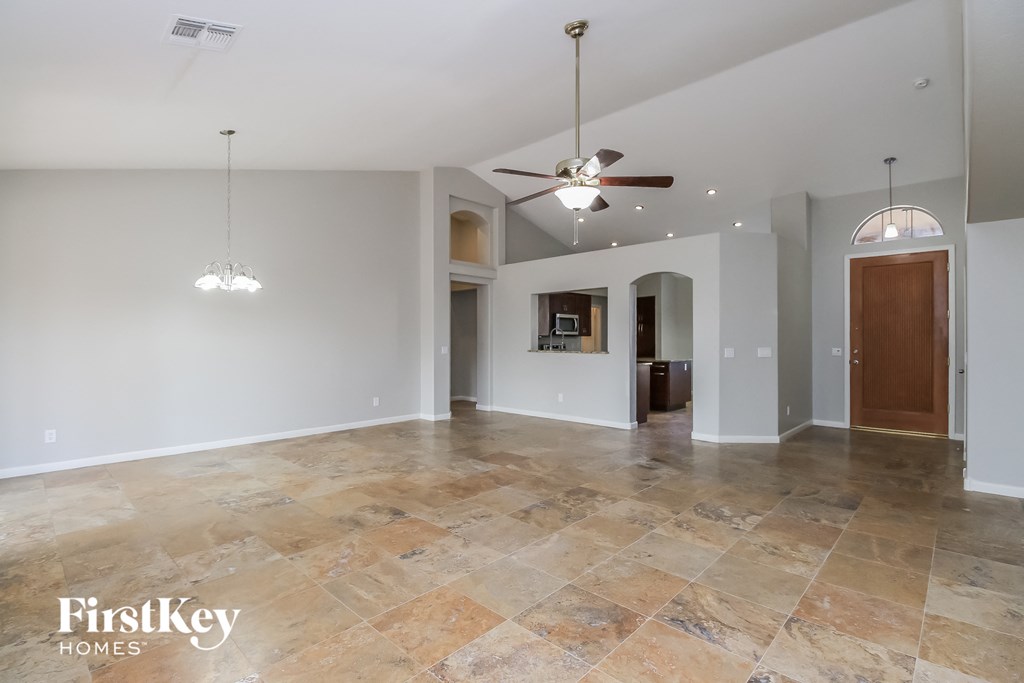 2907 E MILLBRAE Lane 3 Beds House for Rent - Photo Gallery 3