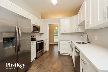 1301 Ravenna Court S 3 Beds House for Rent - Photo Gallery 4