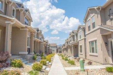 3260 Cloudy Sky Heights 3 Beds Apartment for Rent