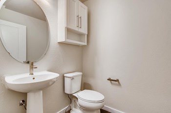 3282 Bewildering Heights 2 Beds House for Rent - Photo Gallery 2