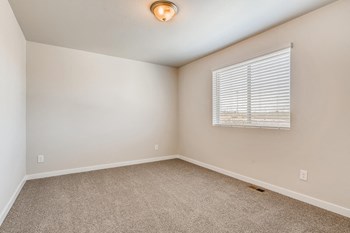 3282 Bewildering Heights 2 Beds House for Rent - Photo Gallery 12