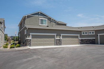 3282 Bewildering Heights 2 Beds House for Rent - Photo Gallery 16